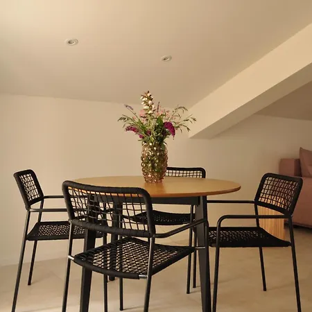Free Parking The Garden Loft *